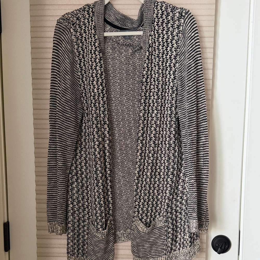 Market & Spruce Black and Cream Knit Cardigan